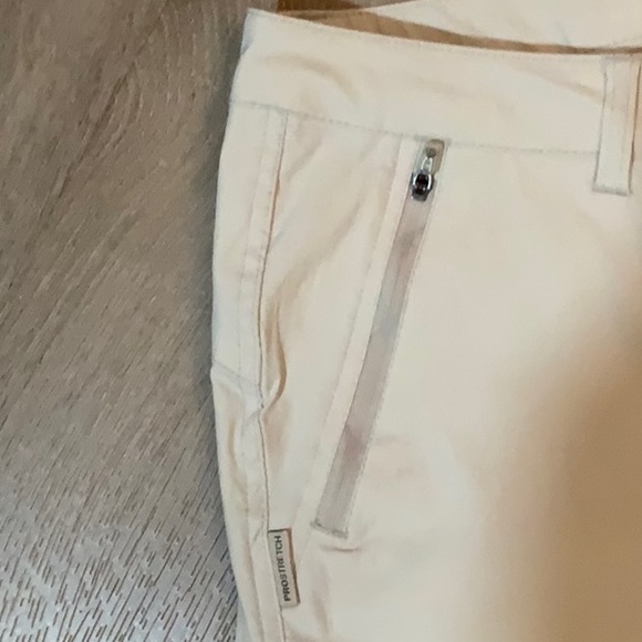 Craghoppers Sz UK12 EU38 US M8 Ladies Shorts -Silver Cloud colour. Never worn. - Picture 5 of 9